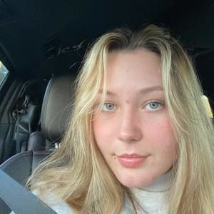 Meet your Posher, Mackenzie